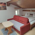 Haus Enzian Апартаменты
