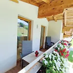 Haus Enzian Апартаменты Миттерзилль